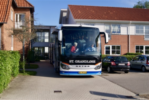 Read more about the article Den årlige sommerudflugt med bus